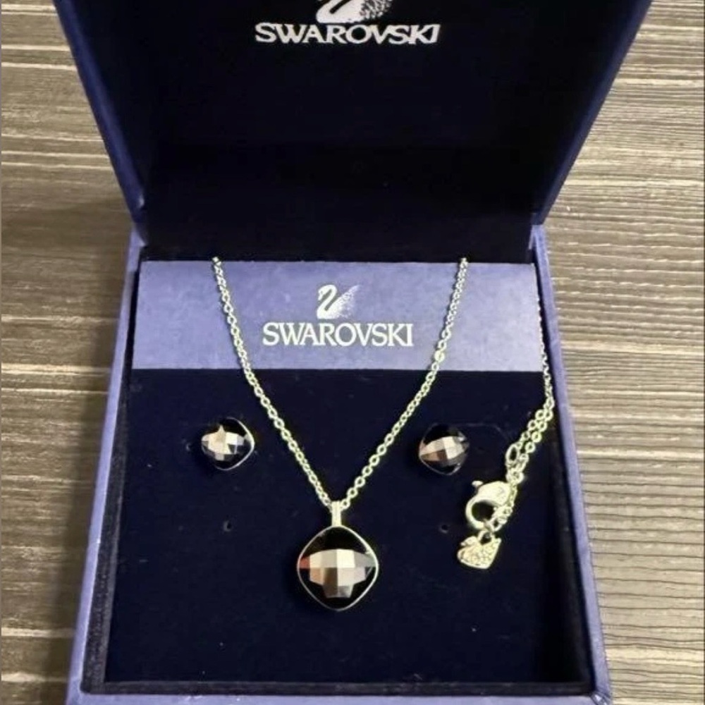DISCONTINUED, Swarovski Lea Jet Hematite Earrings and Necklace Set. BNIB.